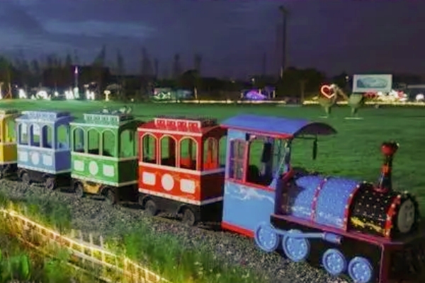 廣東和美花海生態(tài)園停車場(chǎng)亂收費(fèi)事件引發(fā)爭(zhēng)議，游客呼吁維護(hù)權(quán)益