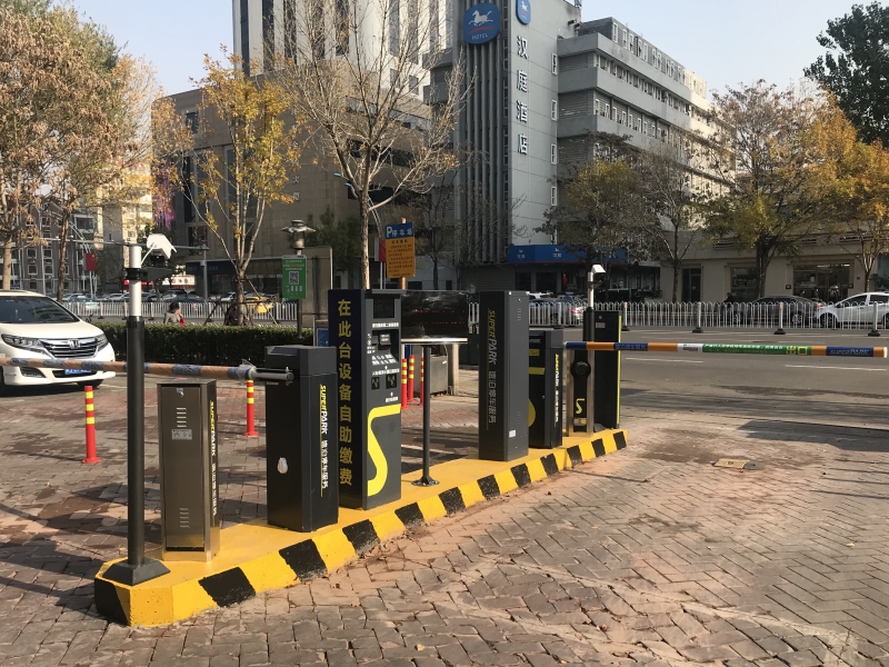 天津河西全季酒店(友誼路店)停車場(chǎng)收費(fèi)管理系統(tǒng)及設(shè)備案例