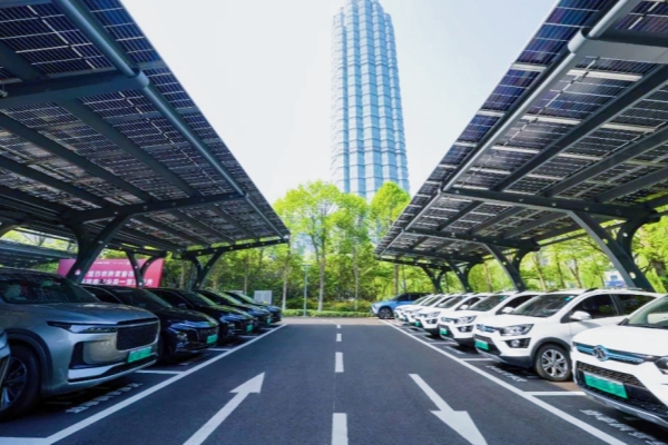 星星充電亮相上海國際充電樁及換電站展覽會，展示創(chuàng)新解決方案