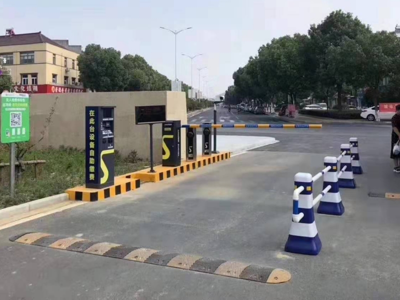 南京江寧區(qū)祿口社區(qū)醫(yī)院停車場收費管理系統(tǒng)及設(shè)備案例