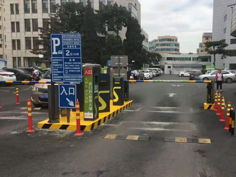 遼寧沈陽蘇家屯中心醫(yī)院停車場收費管理系統(tǒng)及設(shè)備案例