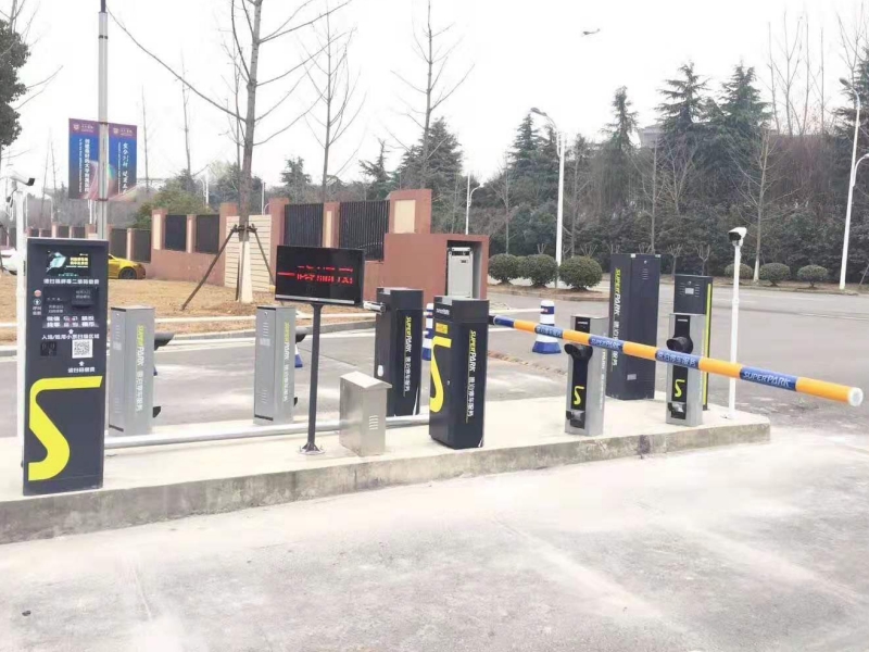 江蘇南京醫(yī)科大學(xué)附屬逸夫醫(yī)院停車場收費管理系統(tǒng)及設(shè)備案例