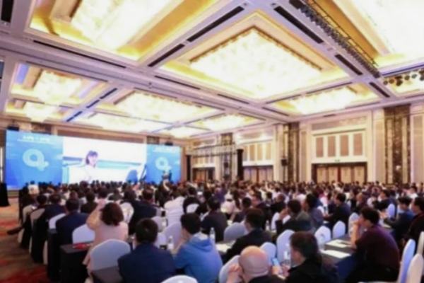 百勝智能停車獲得2023年首屆“停充一體化技術創(chuàng)新企業(yè)”獎