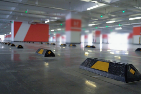 上海虹橋樞紐重復(fù)扣費(fèi)揭露停車場(chǎng)管理瑕疵，呼喚保障消費(fèi)者權(quán)益