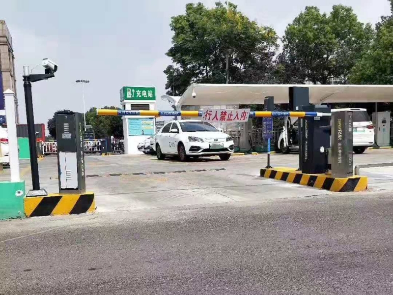 蘇州昆山華東超華充電站停車場收費管理系統(tǒng)及設(shè)備案例