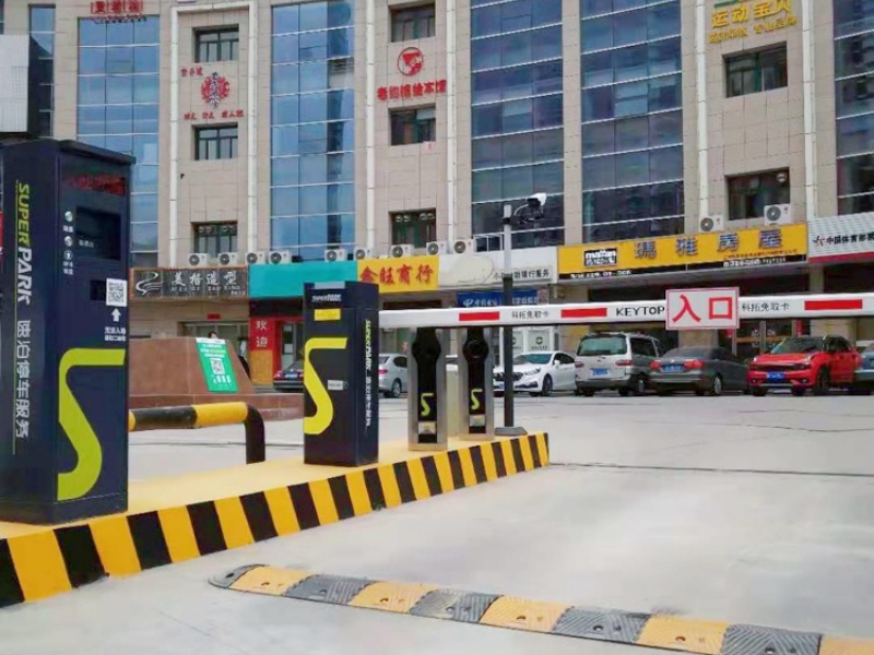 甘肅蘭州藍(lán)馨花園小區(qū)停車場收費(fèi)管理系統(tǒng)及設(shè)備案例