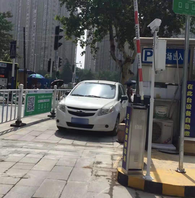 安徽合肥萬達(dá)公館停車場停車場收費(fèi)管理系統(tǒng)及設(shè)備案例 安徽合肥萬達(dá)公館停車場停車場收費(fèi)管理系統(tǒng)及設(shè)備案例