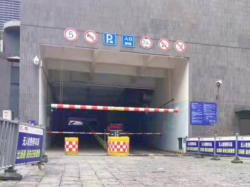 浙江寧波印象城停車場收費(fèi)管理系統(tǒng)及設(shè)備案例