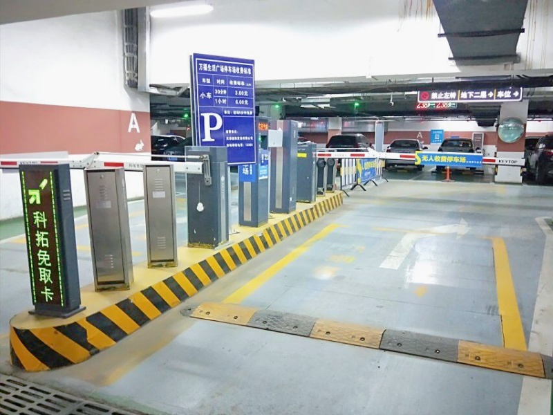 天津萬福生活廣場·北寧灣停車場收費管理系統(tǒng)及設(shè)備案例