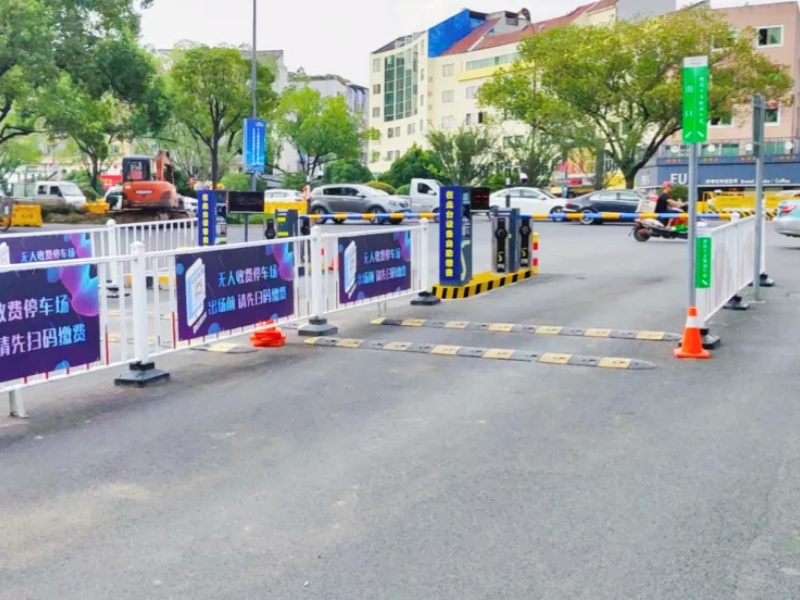 浙江義烏賓王158文創(chuàng)園停車場道閘系統(tǒng)及設(shè)備案例