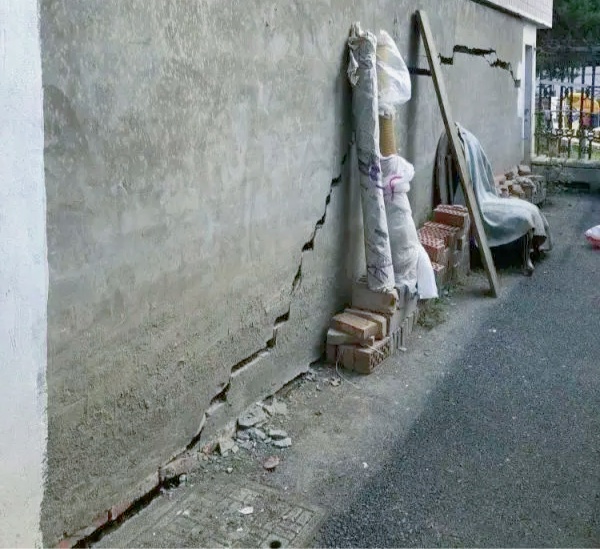 杭州學院路99號院地下停車場施工導致房屋安全問題至今未解決