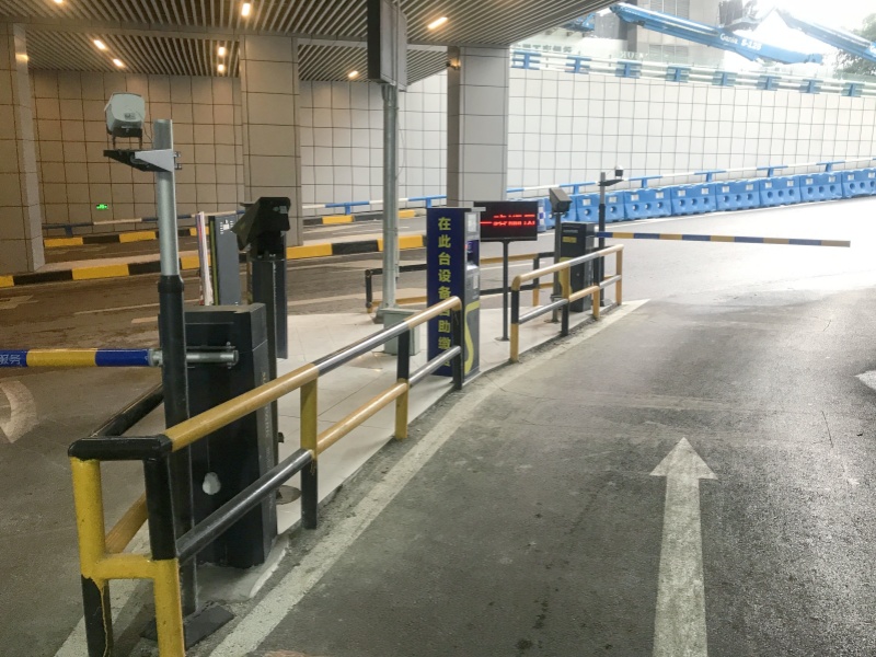 重慶江北新上海大廈停車場(chǎng)收費(fèi)管理系統(tǒng)及設(shè)備案例