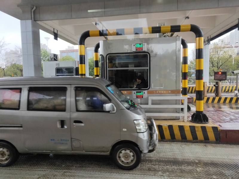 江西九江長江一橋公路道閘系統(tǒng)及設備案例