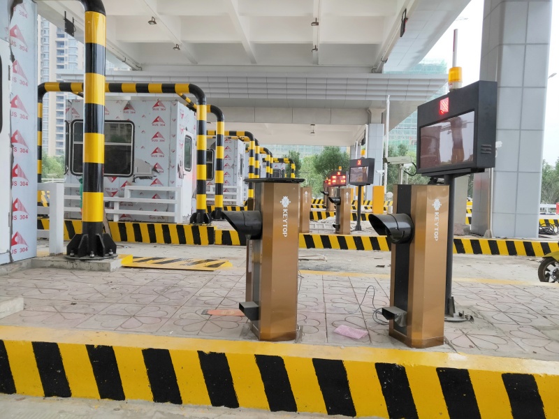 江西九江長江一橋公路道閘系統(tǒng)及設備案例