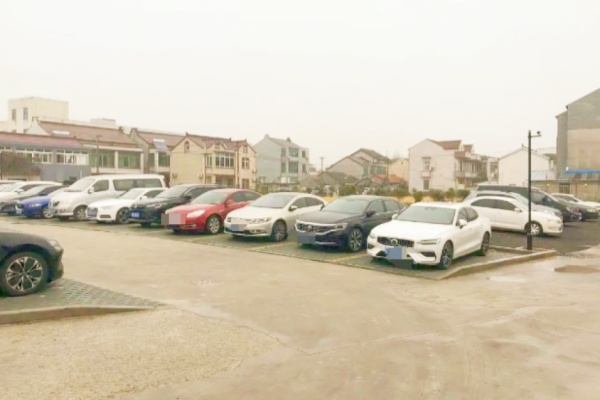 祝橋鎮(zhèn)施灣社區(qū)：從荒廢空地到整齊停車場(chǎng)，解決停車難問(wèn)題