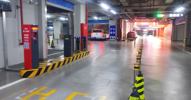 重慶中渝國際都會停車場收費管理系統(tǒng)及設備案例