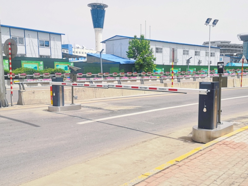山東濟(jì)南遙墻國(guó)際機(jī)場(chǎng)（貴賓通道）道閘系統(tǒng)及設(shè)備案例