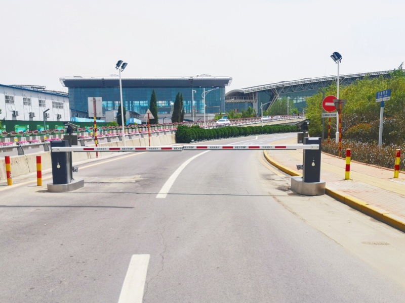山東濟(jì)南遙墻國(guó)際機(jī)場(chǎng)（貴賓通道）道閘系統(tǒng)及設(shè)備案例