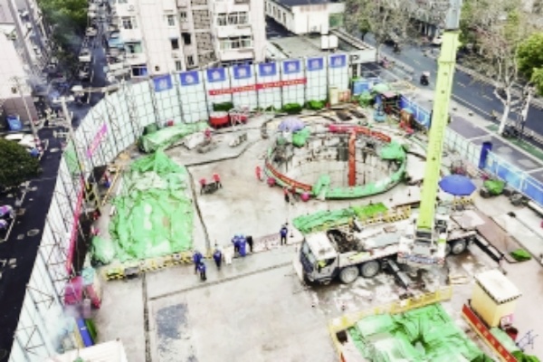 南京市沉井式停車場(chǎng)解決停車難題，提供更多停車位和休閑設(shè)施