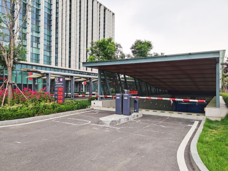 山東淄博文化藝術(shù)中心停車場(chǎng)收費(fèi)管理系統(tǒng)及設(shè)備案例