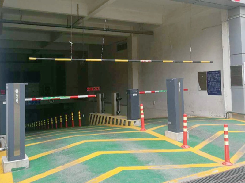 上海曹路寶龍廣場停車場收費管理系統(tǒng)及設(shè)備案例