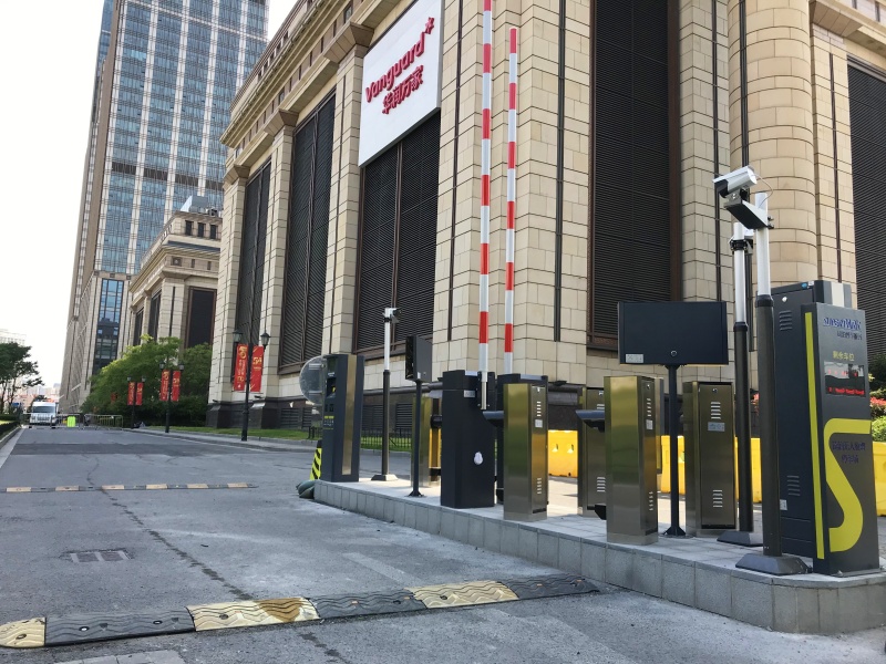 上海環(huán)球港停車場收費管理系統(tǒng)及設備案例