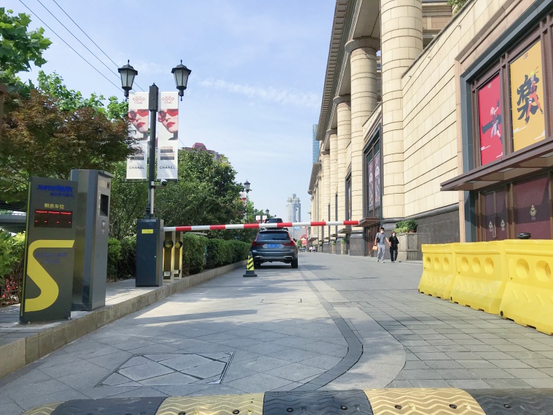 上海環(huán)球港停車場收費管理系統(tǒng)及設備案例