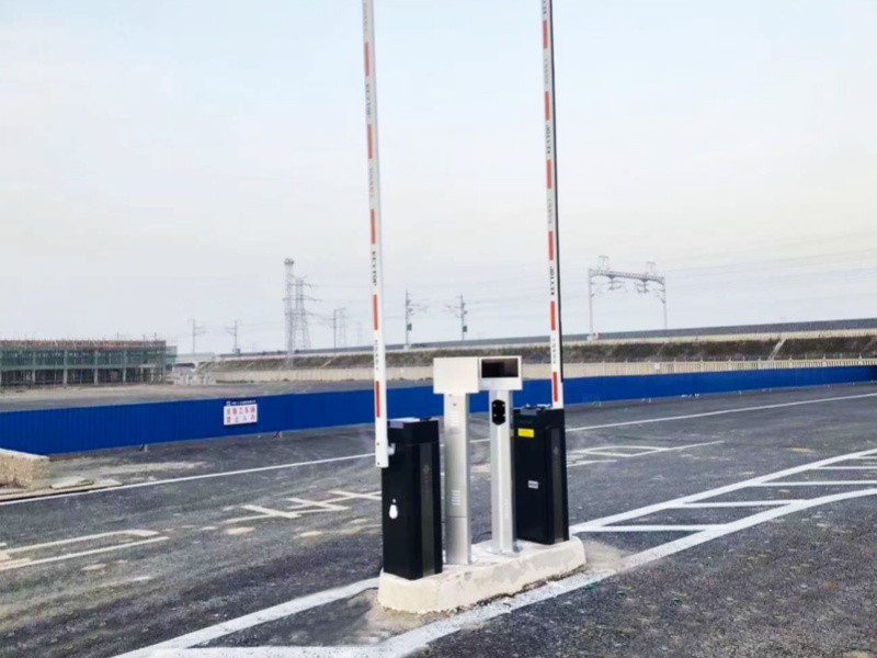 江蘇連云港灌云高鐵站停車場收費管理系統(tǒng)及設(shè)備案例