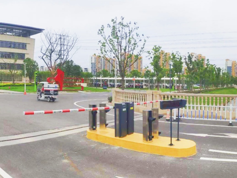 江蘇蘇州第九人民醫(yī)院停車場(chǎng)收費(fèi)管理系統(tǒng)及設(shè)備案例