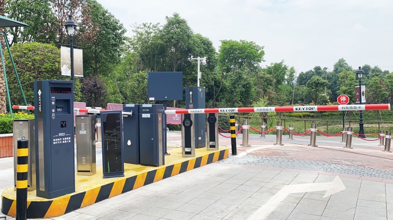四川成都新津希望·奧特萊斯停車場收費(fèi)管理系統(tǒng)及設(shè)備案例