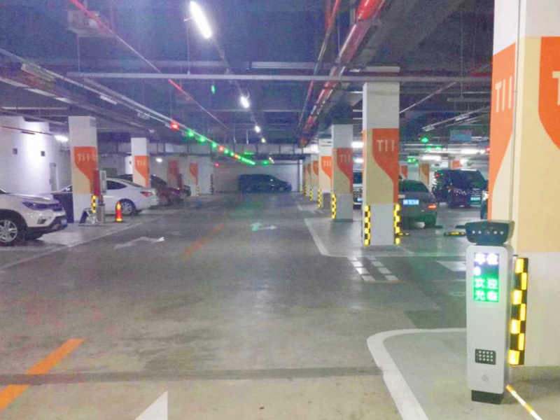 山東青島杰正中心停車場車牌識別系統(tǒng)及設(shè)備案例