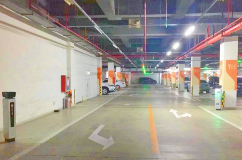 山東青島杰正中心停車場車牌識別系統(tǒng)及設(shè)備案例