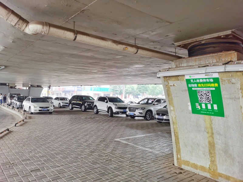 山西太原市高架橋下公共停車(chē)場(chǎng)收費(fèi)管理系統(tǒng)及設(shè)備案例