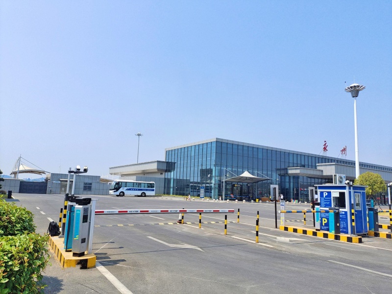 湖南永州零陵機場停車場道閘系統(tǒng)及設(shè)備案例