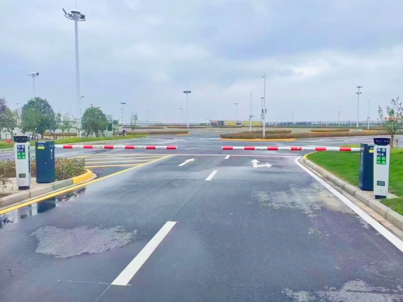 安徽合肥新橋國際機場停車場道閘系統(tǒng)及設(shè)備案例
