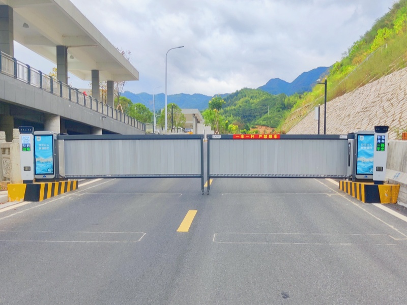 浙江麗水遂昌客運中心停車場道閘系統(tǒng)及設備案例