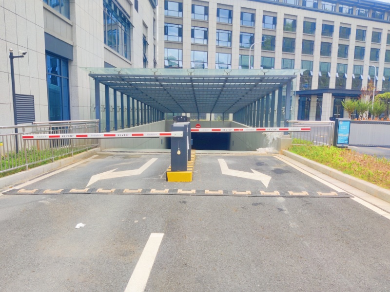 浙江麗水遂昌客運(yùn)中心停車場道閘系統(tǒng)及設(shè)備案例