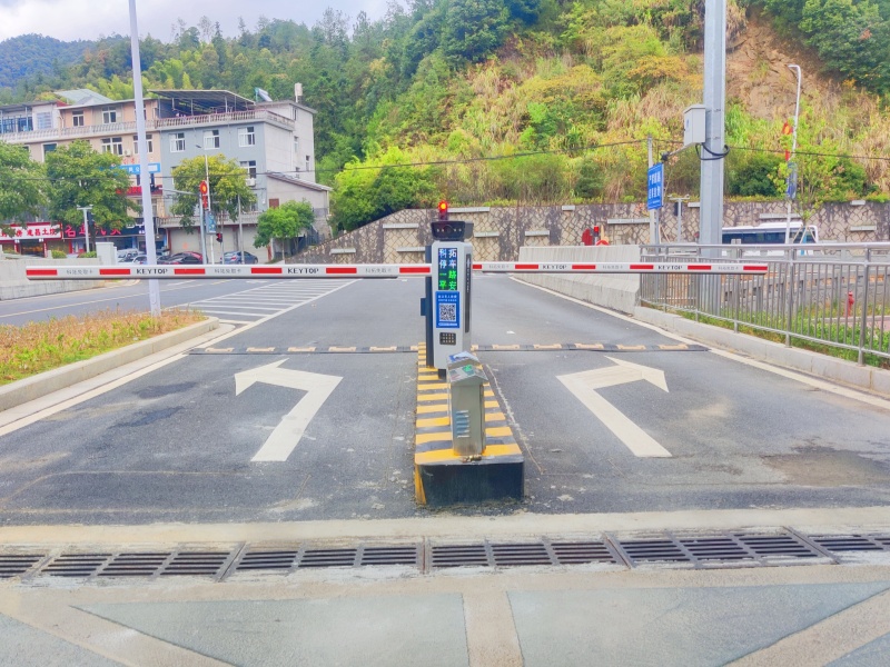 浙江麗水遂昌客運(yùn)中心停車場道閘系統(tǒng)及設(shè)備案例