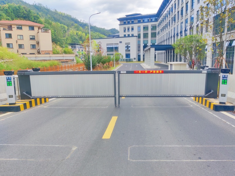 浙江麗水遂昌客運(yùn)中心停車場道閘系統(tǒng)及設(shè)備案例