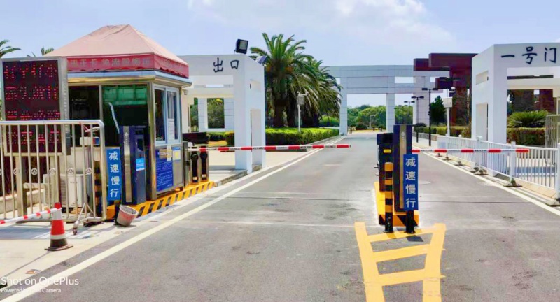 江西南昌大學(xué)停車場(chǎng)收費(fèi)管理系統(tǒng)及設(shè)備案例