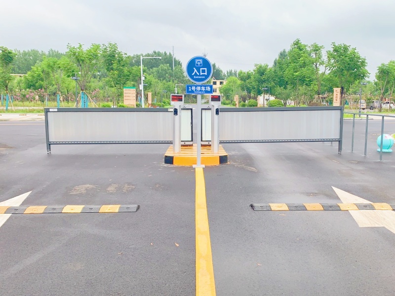濟(jì)寧微山湖風(fēng)景名勝旅游區(qū)停車場道閘系統(tǒng)及設(shè)備案例