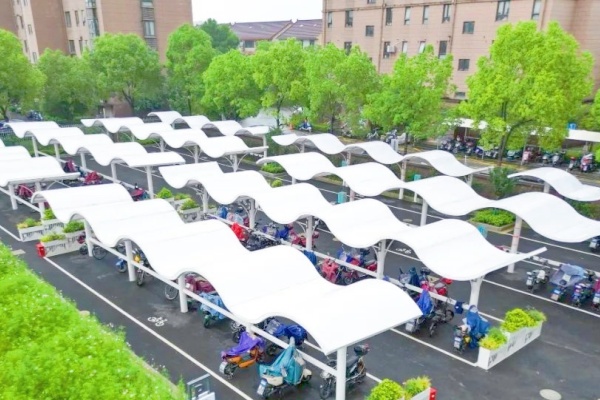 上海金山區(qū)新建非機(jī)動車充電停車場，迎來綠色出行新篇章