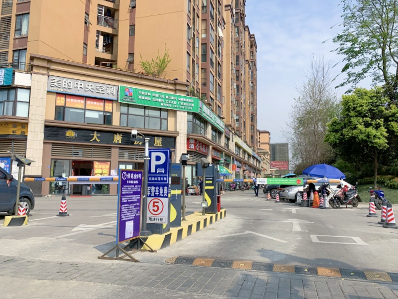 四川成都佳兆業(yè)8號停車場收費管理系統(tǒng)及設(shè)備案例