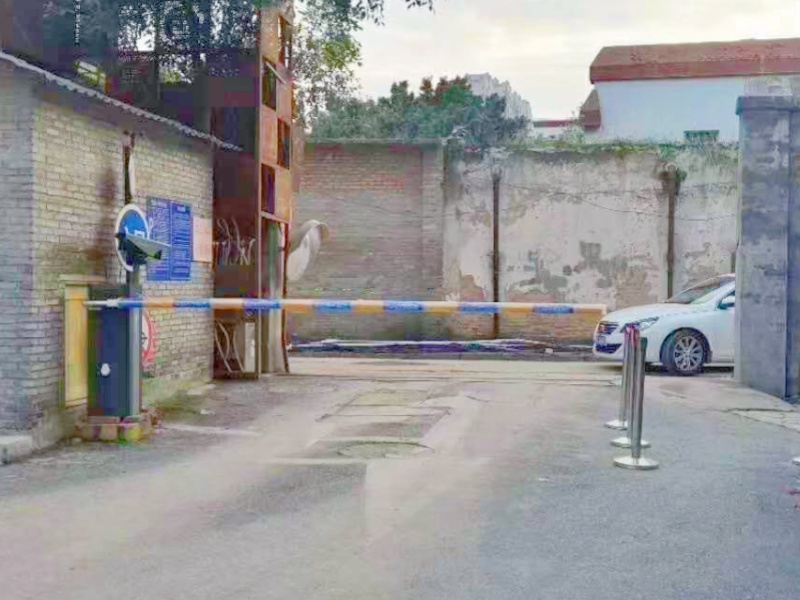 福建福州勺園一號停車場道閘系統(tǒng)及設(shè)備案例