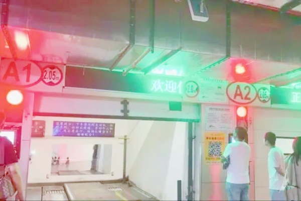 貴陽院方回應(yīng)醫(yī)院智慧停車場取車問題：機(jī)械停車庫系統(tǒng)有待優(yōu)化