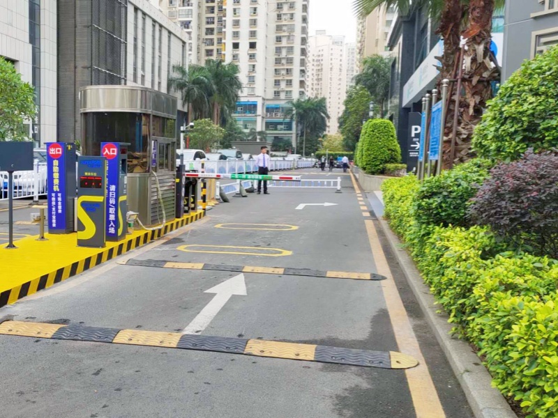 海南濱海國際金融中心停車場收費管理系統(tǒng)及設備案例