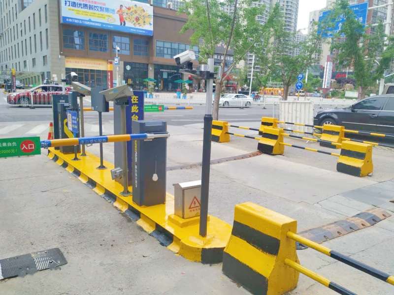 山東臨沂頤高上海街停車場收費管理系統(tǒng)及設(shè)備案例