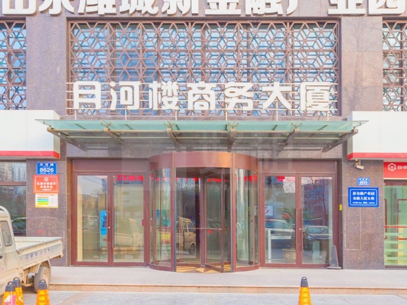 山東濰坊月河樓商務(wù)大廈停車場道閘系統(tǒng)及設(shè)備案例