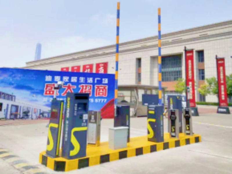 天津迪麥·家居生活廣場(chǎng)停車場(chǎng)收費(fèi)管理系統(tǒng)及設(shè)備案例