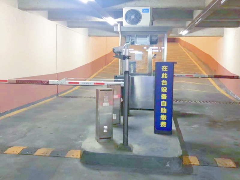 天津康萊德酒店停車場(chǎng)收費(fèi)管理系統(tǒng)及設(shè)備案例